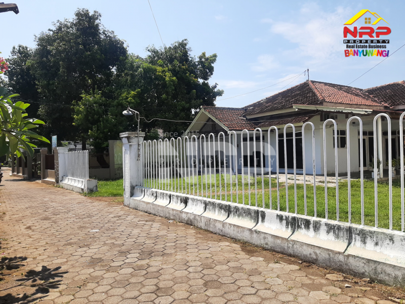 Dijual Rumah Belakang Masjid Ahmad Dahlan Banyuwangi Dijual Rumah Belakang Masjid Ahmad Dahlan Banyuwangi Dijual Rumah Belakang Masjid Ahmad Dahlan Banyuwangi
50 Meter dari Jl. Adi Sucipto, Bersebelahan dengan TK Aisyiyah&nbsp;
One get sistem, akses sebelah jl NRP BANYUWANGI