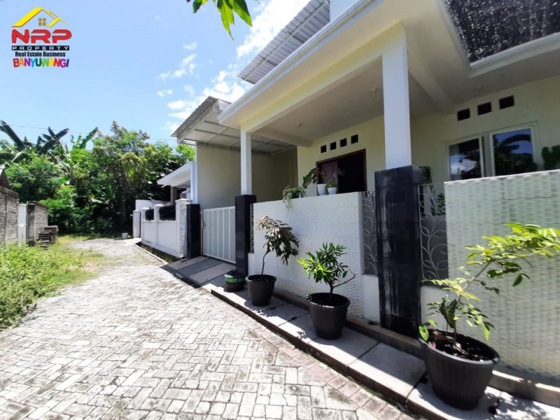 Dijual Rumah Cantik 2 Lantai  di Mojopanggung - Banyuwangi Dijual Rumah Cantik 2 Lantai  di Mojopanggung - Banyuwangi Dijual Rumah Cantik 2 Lantai&nbsp; di Mojopanggung - Banyuwangi
Lokasi Strategis terletak di Jantung Kota Banyuwangi
Dekat dengan fasilitas Pendidikan, NRP BANYUWANGI