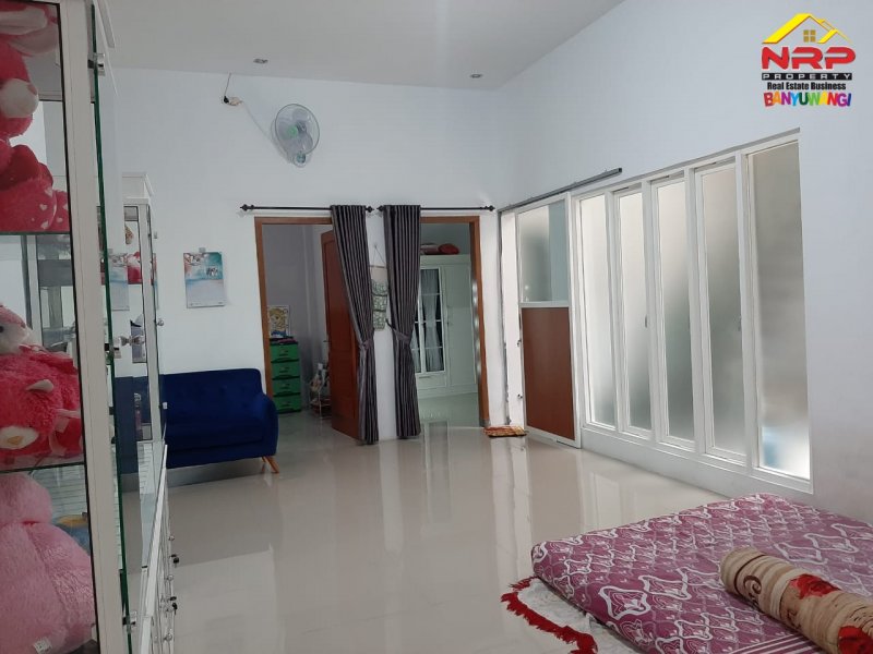 Dijual Rumah Cantik 2 Lantai  di Mojopanggung - Banyuwangi Dijual Rumah Cantik 2 Lantai  di Mojopanggung - Banyuwangi Dijual Rumah Cantik 2 Lantai&nbsp; di Mojopanggung - Banyuwangi
Lokasi Strategis terletak di Jantung Kota Banyuwangi
Dekat dengan fasilitas Pendidikan, NRP BANYUWANGI