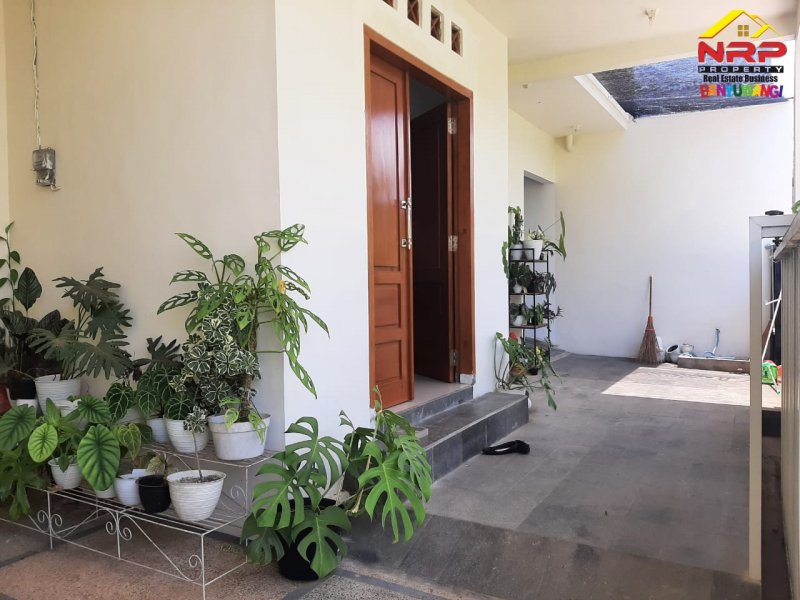 Dijual Rumah Cantik 2 Lantai  di Mojopanggung - Banyuwangi Dijual Rumah Cantik 2 Lantai  di Mojopanggung - Banyuwangi Dijual Rumah Cantik 2 Lantai&nbsp; di Mojopanggung - Banyuwangi
Lokasi Strategis terletak di Jantung Kota Banyuwangi
Dekat dengan fasilitas Pendidikan, NRP BANYUWANGI