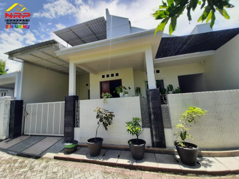 Dijual Rumah Cantik 2 Lantai  di Mojopanggung - Banyuwangi Dijual Rumah Cantik 2 Lantai  di Mojopanggung - Banyuwangi Dijual Rumah Cantik 2 Lantai&nbsp; di Mojopanggung - Banyuwangi
Lokasi Strategis terletak di Jantung Kota Banyuwangi
Dekat dengan fasilitas Pendidikan, NRP BANYUWANGI