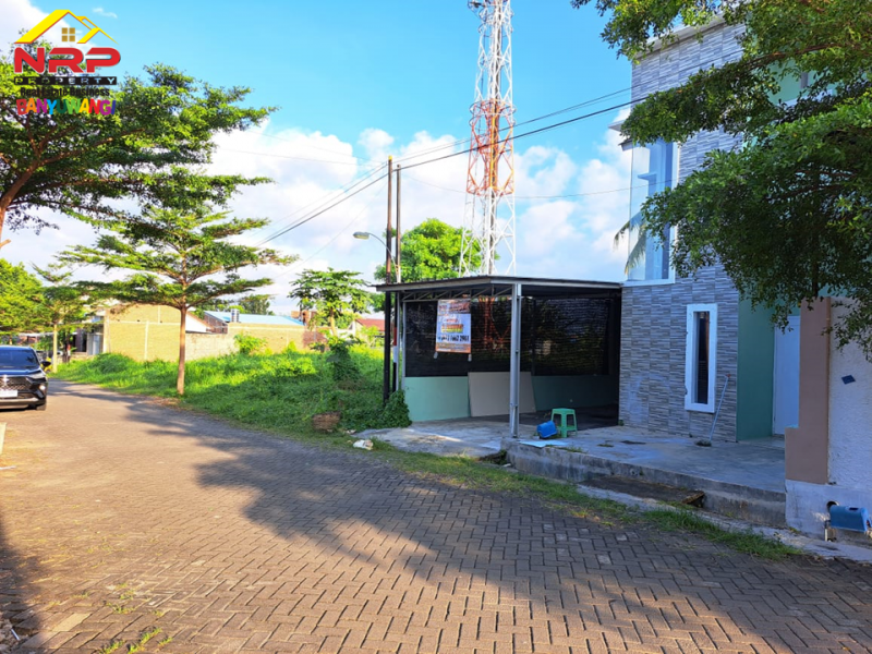 Dijual Rumah Cantik 2 Lantai di Pusat Kota Banyuwangi   Dijual Rumah Cantik 2 Lantai di Pusat Kota Banyuwangi   ijual Rumah Cantik 2 Lantai di Pusat Kota Banyuwangi&nbsp;&nbsp;
Terletak di Jl. Terusan Borobudur Tamanbaru
Sangat Cocok untuk Rumah Kos Pegawai, Home NRP BANYUWANGI