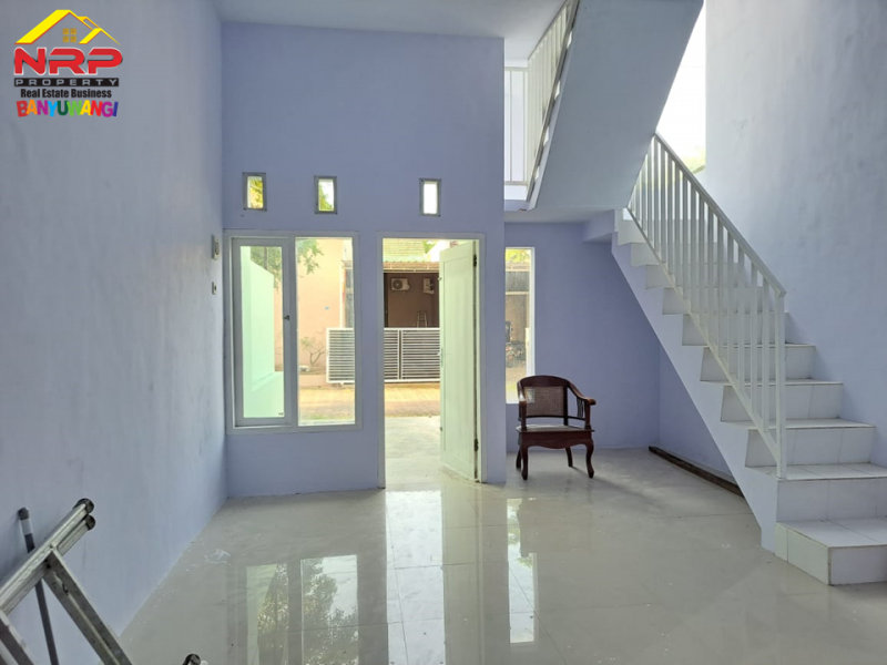 Dijual Rumah Cantik 2 Lantai di Pusat Kota Banyuwangi   Dijual Rumah Cantik 2 Lantai di Pusat Kota Banyuwangi   ijual Rumah Cantik 2 Lantai di Pusat Kota Banyuwangi&nbsp;&nbsp;
Terletak di Jl. Terusan Borobudur Tamanbaru
Sangat Cocok untuk Rumah Kos Pegawai, Home NRP BANYUWANGI