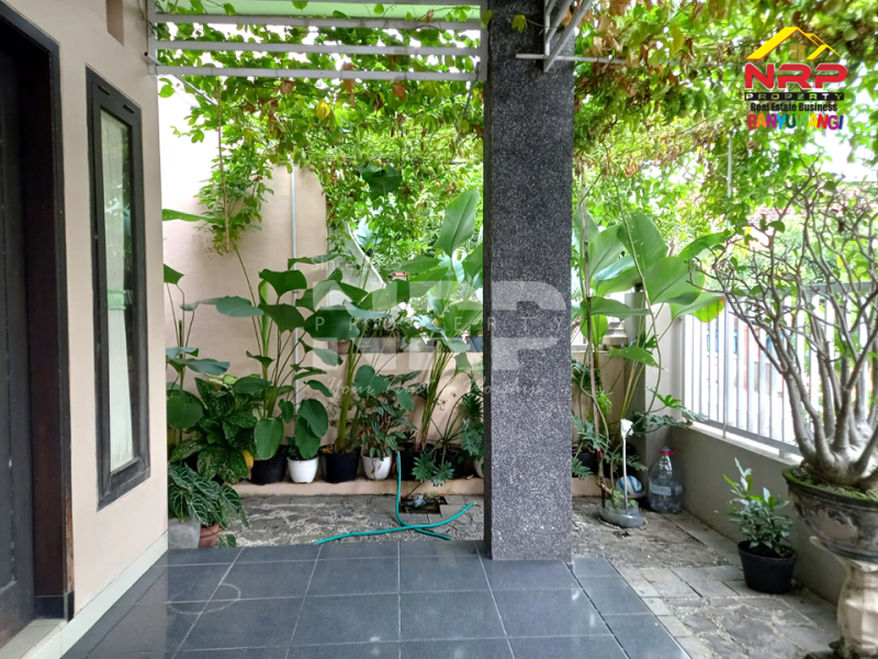 Dijual Rumah Cantik 2 Lantai di Tamanbaru, Banyuwangi  Dijual Rumah 2 Lantai di Tamanbaru, Banyuwangi  Dijual Rumah Cantik 2 Lantai di Tamanbaru, Banyuwangi&nbsp;
Dekat dengan Kantor Pemda dan Pemerintahan, Dekat Dengan Fasilitas Pendidikan, Perbelanjaan dan NRP BANYUWANGI