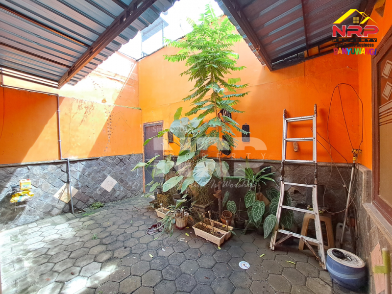 Dijual Rumah Cantik 2 Lantai Posisi Hook Full Furniture di Perum Djati Kayangan - Banyuwangi Dijual rumah di Perum. Djati khayangan banyuwangi  Dijual Rumah Cantik 2 Lantai Posisi Hook Full Furniture di Perum Djati Kayangan - Banyuwangi
Lokasi Sangat Strategis Terletak di 0 Jalan Utama Raden Wijaya - NRP BANYUWANGI