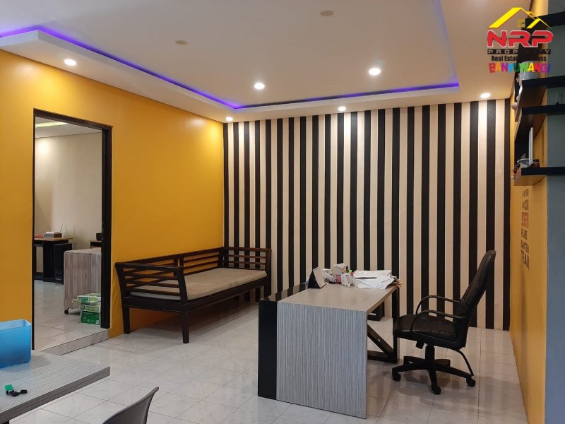 Dijual Rumah Cantik 2 Lantai Siap Huni di Jl. Agus Salim - Banyuwangi Dijual Rumah Cantik 2 Lantai Siap Huni di Jl. Agus Salim - Banyuwangi Dijual Rumah Cantik 2 Lantai Siap Huni di Jl. Agus Salim - Banyuwangi
Lokasi Strategis Cocok Untuk Hunian, Home stay dan kantor.

Luas Tanah : 133 m2 NRP BANYUWANGI
