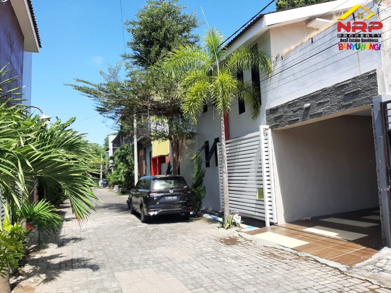 Dijual Rumah Cantik 2 Lantai Siap Huni di Jl. Agus Salim - Banyuwangi Dijual Rumah Cantik 2 Lantai Siap Huni di Jl. Agus Salim - Banyuwangi Dijual Rumah Cantik 2 Lantai Siap Huni di Jl. Agus Salim - Banyuwangi
Lokasi Strategis Cocok Untuk Hunian, Home stay dan kantor.

Luas Tanah : 133 m2 NRP BANYUWANGI