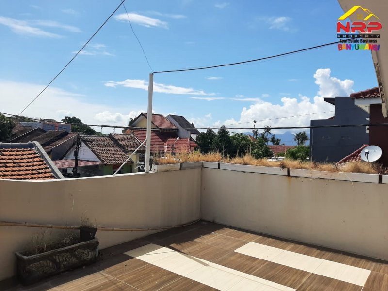 Dijual Rumah Cantik 2 Lantai Siap Huni di Jl. Agus Salim - Banyuwangi Dijual Rumah Cantik 2 Lantai Siap Huni di Jl. Agus Salim - Banyuwangi Dijual Rumah Cantik 2 Lantai Siap Huni di Jl. Agus Salim - Banyuwangi
Lokasi Strategis Cocok Untuk Hunian, Home stay dan kantor.

Luas Tanah : 133 m2 NRP BANYUWANGI