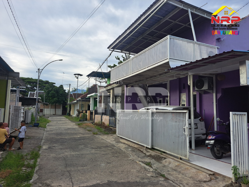 Dijual Rumah Cantik 2 Lantai Siap Huni di Perum. Brawijay - Banyuwangi Dijual Rumah Cantik 2 Lantai Siap Huni di Perum. Brawijay - Banyuwangi Dijual Rumah Cantik 2 Lantai Siap Huni di Perum. Brawijay - Banyuwangi
Sangat Cocok Untuk Hunian Dekat dengan Fasilitas Pendidikan, Perbelanjaan, Transportasi NRP BANYUWANGI
