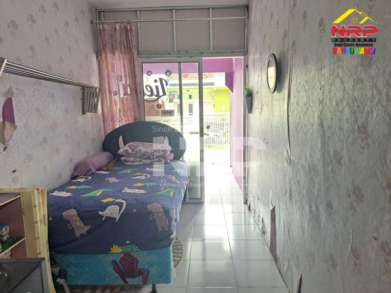 Dijual Rumah Cantik 2 Lantai Siap Huni di Perum. Brawijay - Banyuwangi Dijual Rumah Cantik 2 Lantai Siap Huni di Perum. Brawijay - Banyuwangi Dijual Rumah Cantik 2 Lantai Siap Huni di Perum. Brawijay - Banyuwangi
Sangat Cocok Untuk Hunian Dekat dengan Fasilitas Pendidikan, Perbelanjaan, Transportasi NRP BANYUWANGI