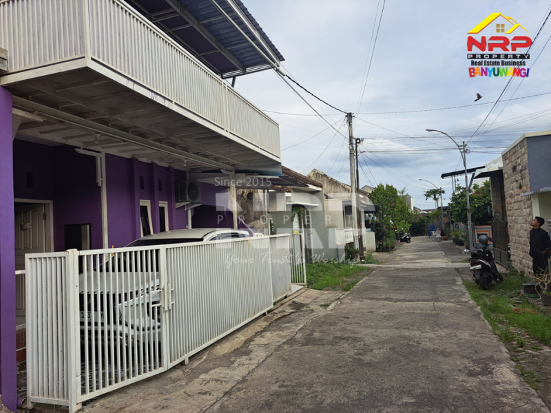 Dijual Rumah Cantik 2 Lantai Siap Huni di Perum. Brawijay - Banyuwangi Dijual Rumah Cantik 2 Lantai Siap Huni di Perum. Brawijay - Banyuwangi Dijual Rumah Cantik 2 Lantai Siap Huni di Perum. Brawijay - Banyuwangi
Sangat Cocok Untuk Hunian Dekat dengan Fasilitas Pendidikan, Perbelanjaan, Transportasi NRP BANYUWANGI