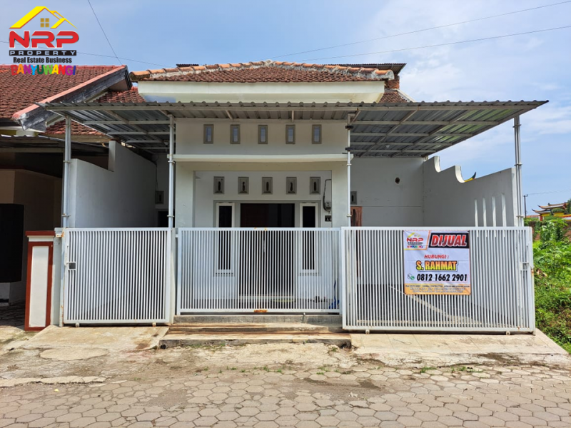 Dijual Rumah Cantik 2 Lantai  Siap Huni di Perum. Griya Indah Pakis  - Banyuwangi Dijual Rumah Cantik 2 Lantai  Siap Huni di Perum. Griya Indah Pakis  - Banyuwangi Dijual Rumah Cantik 2 Lantai&nbsp; Siap Huni di Perum. Griya Indah Pakis&nbsp; - Banyuwangi
Hunian yang nyaman dan asri. Bersebelahan dengan Masjid Cheng Ho NRP BANYUWANGI