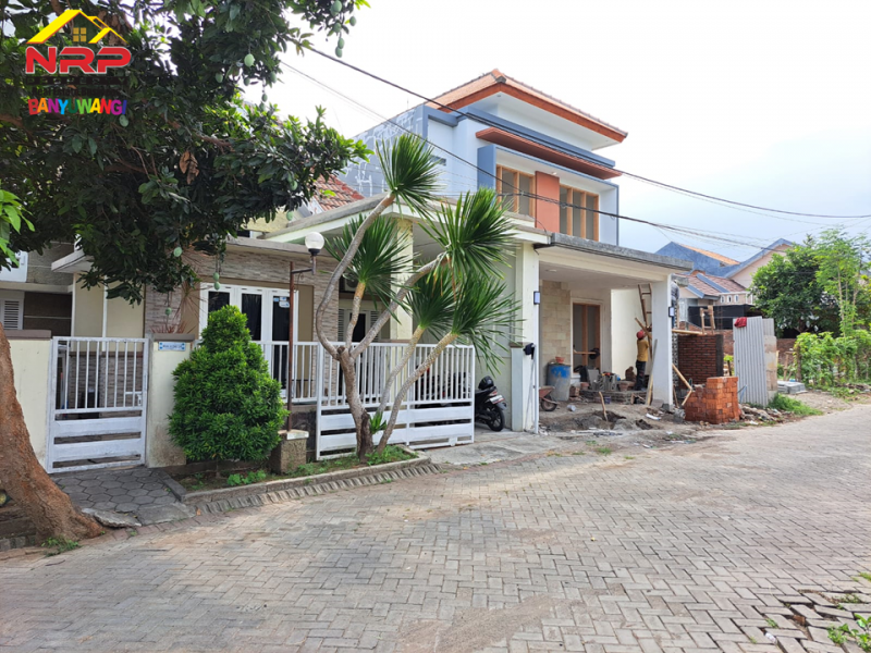 Dijual Rumah Cantik 2 Lantai Siap Huni di Perum. Mendut Regency - Banyuwangi  Dijual Rumah Cantik 2 Lantai Siap Huni di Perum. Mendut Regency - Banyuwangi  Dijual Rumah Cantik 2 Lantai Siap Huni di Perum. Mendut Regency - Banyuwangi&nbsp;
Hunian Exclusive terletak di Kawasan Perumahan Elit di Pusat Kota NRP BANYUWANGI