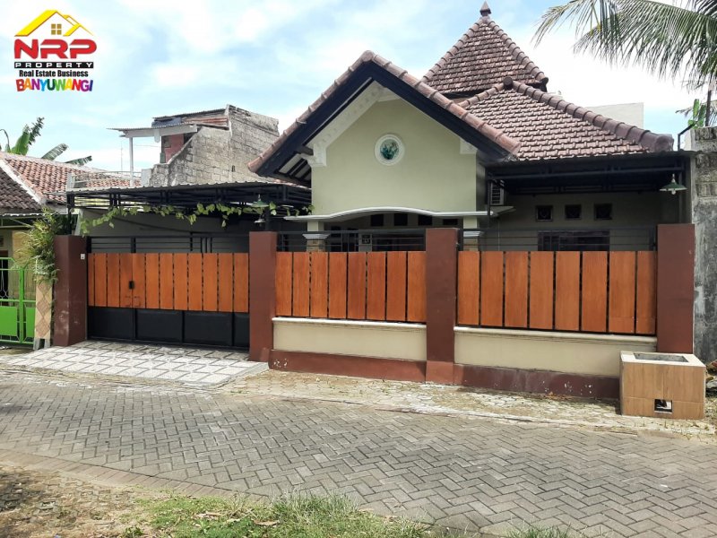 Dijual Rumah Cantik 2 Lantai Strategis di Pusat Kota Banyuwangi Dijual Rumah Cantik 2 Lantai Strategis di Pusat Kota Banyuwangi Dijual Rumah Cantik 2 Lantai Strategis di Pusat Kota Banyuwangi
Hunian dengan Premium Location, Lingkungan yang sejuk dan dekat dengan Fasilitas Pendidikan NRP BANYUWANGI