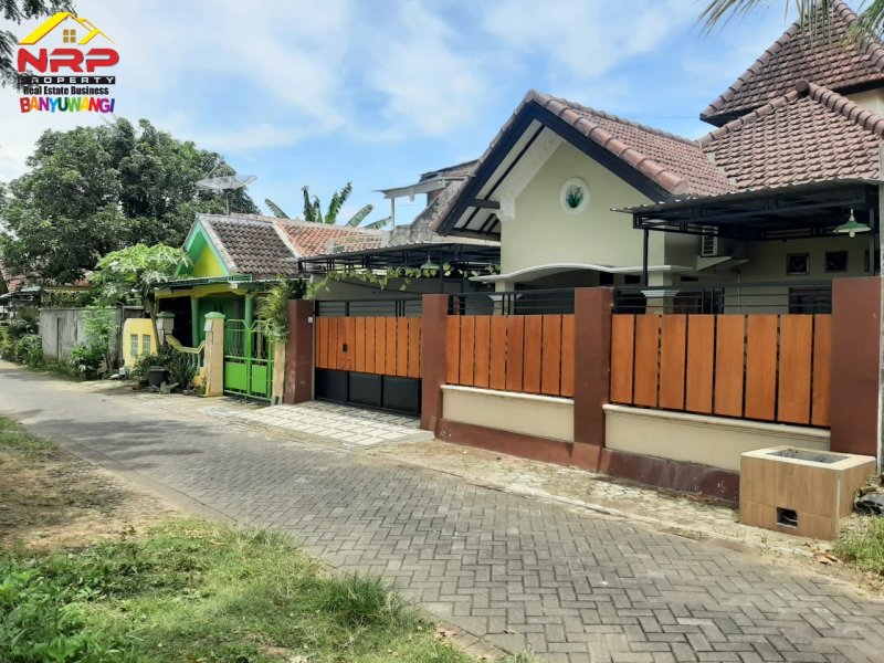 Dijual Rumah Cantik 2 Lantai Strategis di Pusat Kota Banyuwangi Dijual Rumah Cantik 2 Lantai Strategis di Pusat Kota Banyuwangi Dijual Rumah Cantik 2 Lantai Strategis di Pusat Kota Banyuwangi
Hunian dengan Premium Location, Lingkungan yang sejuk dan dekat dengan Fasilitas Pendidikan NRP BANYUWANGI