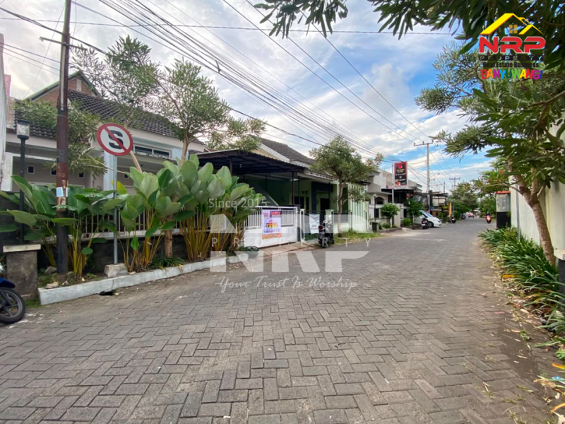 Dijual Rumah Cantik akses mudah di kawasan Perumahan Giri - Banyuwangi  Dijual Rumah Cantik akses mudah di kawasan Perumahan Giri - Banyuwangi  Dijual Rumah Cantik akses mudah di kawasan Perumahan Giri - Banyuwangi&nbsp;
One Get Sistem , Cocok untuk rumah hunian,lokasi sangat nyaman dan aman.

Luas NRP BANYUWANGI