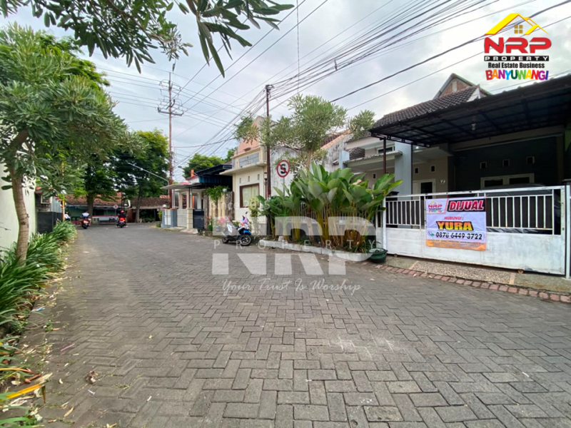 Dijual Rumah Cantik akses mudah di kawasan Perumahan Giri - Banyuwangi  Dijual Rumah Cantik akses mudah di kawasan Perumahan Giri - Banyuwangi  Dijual Rumah Cantik akses mudah di kawasan Perumahan Giri - Banyuwangi&nbsp;
One Get Sistem , Cocok untuk rumah hunian,lokasi sangat nyaman dan aman.

Luas NRP BANYUWANGI