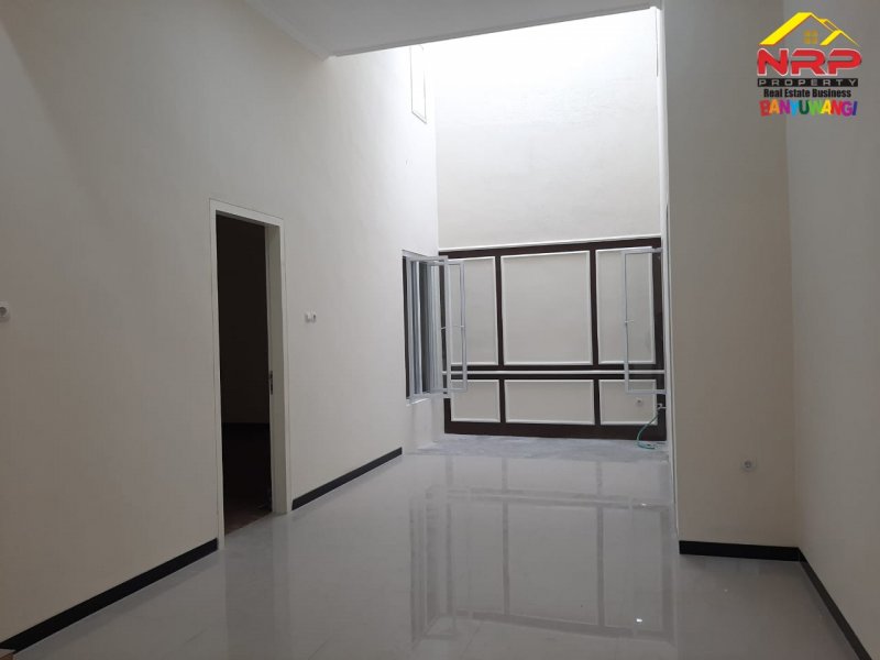 Dijual Rumah Cantik Exclusive di Perum. Elit Mendut Regency Banyuwangi Dijual Rumah Cantik Exclusive di Perum. Elit Mendut Regency Banyuwangi Dijual Rumah Cantik Exclusive di Perum. Elit Mendut Regency Banyuwangi. Terletak di Kawasan Perumahan Elit di Pusat Kota Banyuwangi dan di tunjang dengan NRP BANYUWANGI