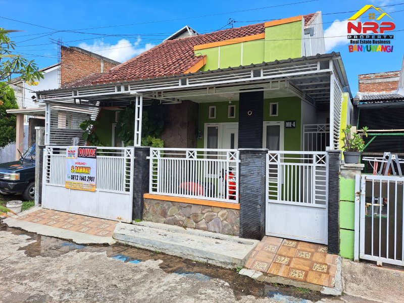 Dijual Rumah Cantik Full Perabot Siap Huni Di Perum. Puri Brawijaya Banyuwangi Dijual Rumah Cantik Full Perabot Siap Huni Di Perum. Puri Brawijaya Banyuwangi Dijual Rumah Cantik Full Perabot Siap Huni Di Perum. Puri Brawijaya Banyuwangi
Hunian Strategis Pusat Kota dengan Lingkungan sejuk, asri dan mudah NRP BANYUWANGI