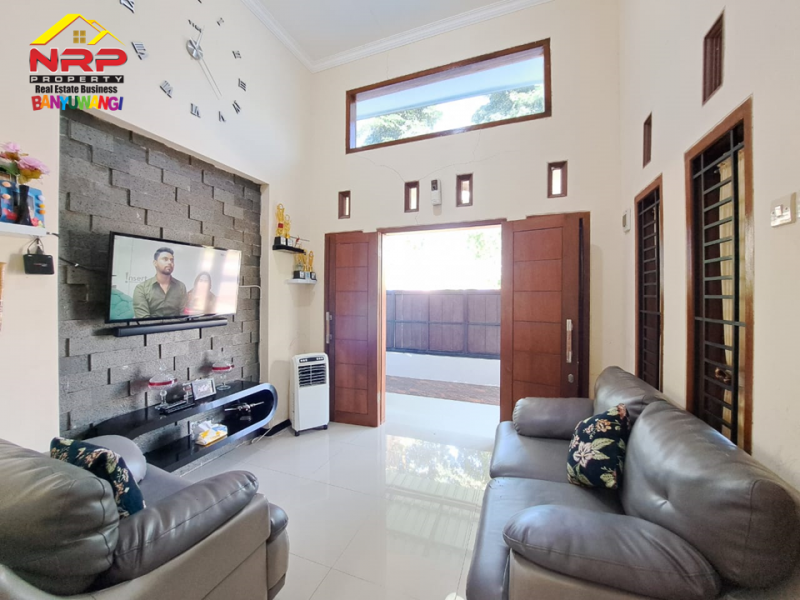 Dijual Rumah Cantik Hook dengan Kolam Renang di Badean, Kabat - Banyuwangi  Dijual Rumah Cantik Hook dengan Kolam Renang di Badean, Kabat - Banyuwangi  Dijual Rumah Cantik Hook dengan Kolam Renang di Badean, Kabat - Banyuwangi&nbsp;
Lokasi sangat strategis dekat dengan Asrama Militer Kostrad Baru NRP BANYUWANGI