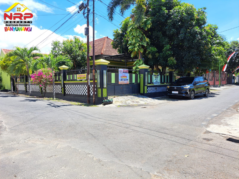 Dijual Rumah Cantik HOOK Siap Huni di Pusat Kota Banyuwangi Dijual Rumah Cantik HOOK Siap Huni di Pusat Kota Banyuwangi Dijual Rumah Cantik HOOK Siap Huni di Pusat Kota Banyuwangi
Rumah hijau dengan taman yang luas.
Lokasi Strategis, Dekat Pusat Perbelanjaan, Pendidikan, NRP BANYUWANGI