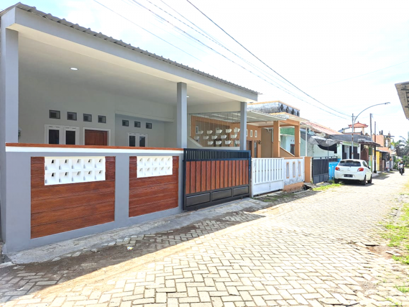 Dijual Rumah Cantik Minimalis di kawasan Wisata Banyuwangi Park  Dijual Rumah Cantik Minimalis di kawasan Wisata Banyuwangi Park  Dijual Rumah Cantik Minimalis di kawasan Wisata Banyuwangi Park&nbsp;
Sangat cocok untuk hunian atau investasi jangka panjang.&nbsp;
Lokasi Strategis, Nyaman NRP BANYUWANGI