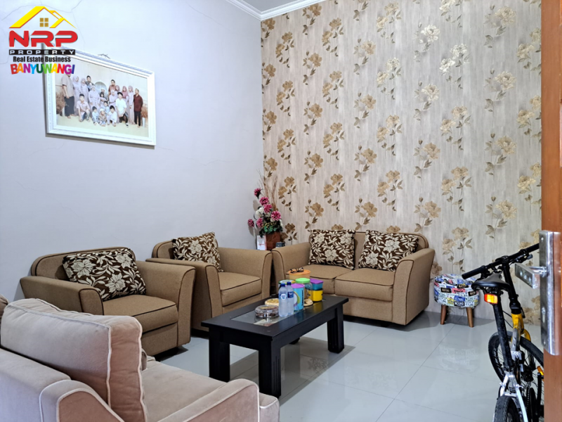 Dijual Rumah Cantik Minimalis di Pusat Kota Banyuwangi   Dijual Rumah Cantik Minimalis di Pusat Kota Banyuwangi   Dijual Rumah Cantik Minimalis di Pusat Kota Banyuwangi&nbsp;&nbsp;
Terletak di Jl. Terusan Borobudur Tamanbaru
Sangat Cocok untuk Rumah Kos Pegawai, Home NRP BANYUWANGI