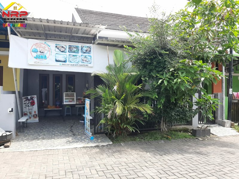 Dijual Rumah Cantik Minimalis Siap Huni di Perum. Bunga Residence - Banyuwangi Dijual Rumah Cantik Minimalis Siap Huni di Perum. Bunga Residence - Banyuwangi Dijual Rumah Cantik Minimalis Siap Huni di Perum. Bunga Residence - Banyuwangi. Hunian dengan Premium Location di Posat Kota Banyuwangi. Dekat dengan Fasilitas NRP BANYUWANGI
