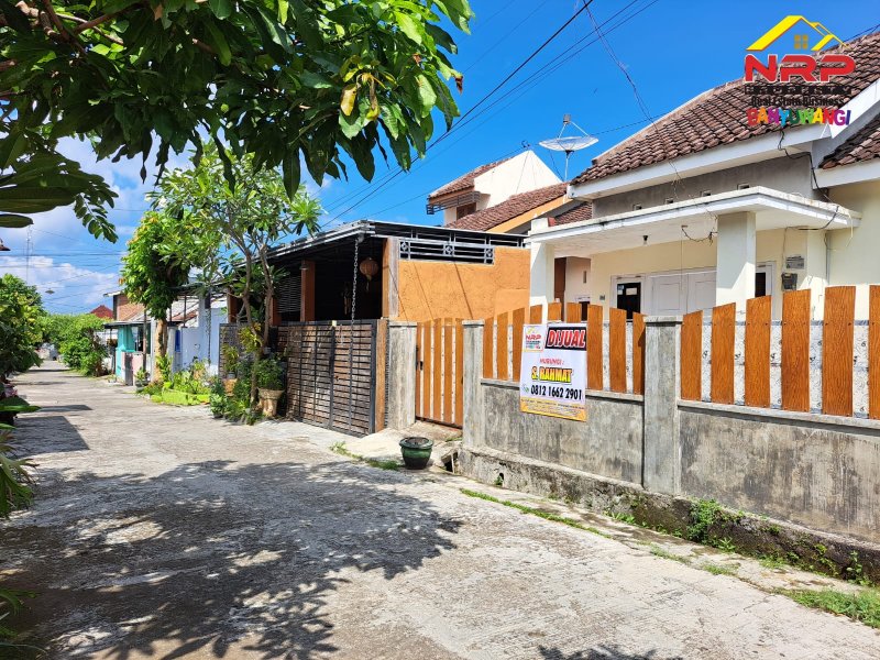 Dijual Rumah Cantik Murah  Siap Huni Di Perum. Puri Brawijaya Banyuwangi Dijual Rumah Cantik Murah  Siap Huni Di Perum. Puri Brawijaya Banyuwangi Dijual Rumah Cantik Murah&nbsp; Siap Huni Di Perum. Puri Brawijaya Banyuwangi
Hunian Strategis Pusat Kota dengan Lingkungan sejuk, asri dan mudah NRP BANYUWANGI