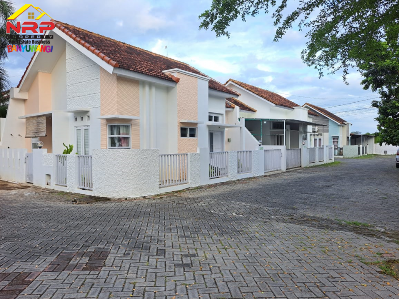 Dijual Rumah Cantik Posisi Hook di Perum  Elit Gardenia Estate Banyuwangi Dijual Rumah Cantik Posisi Hook di Perum  Elit Gardenia Estate Banyuwangi Dijual Rumah Cantik Posisi Hook di Perum&nbsp; Elit Gardenia Estate Banyuwangi
Hunian Elit Pusat Kota Dengan Lingkungan Aman, Nyaman dan Asri.&nbsp;
Dengan NRP BANYUWANGI