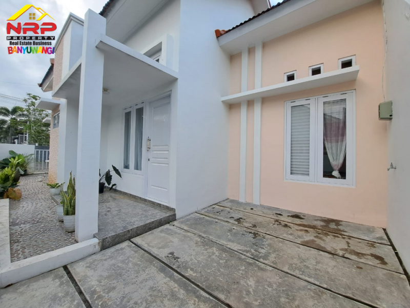 Dijual Rumah Cantik Posisi Hook di Perum  Elit Gardenia Estate Banyuwangi Dijual Rumah Cantik Posisi Hook di Perum  Elit Gardenia Estate Banyuwangi Dijual Rumah Cantik Posisi Hook di Perum&nbsp; Elit Gardenia Estate Banyuwangi
Hunian Elit Pusat Kota Dengan Lingkungan Aman, Nyaman dan Asri.&nbsp;
Dengan NRP BANYUWANGI