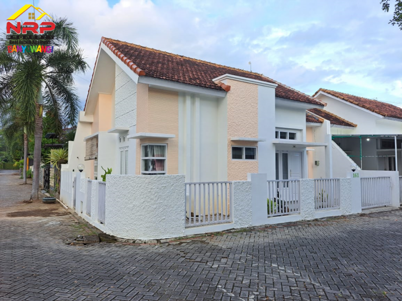 Dijual Rumah Cantik Posisi Hook di Perum  Elit Gardenia Estate Banyuwangi Dijual Rumah Cantik Posisi Hook di Perum  Elit Gardenia Estate Banyuwangi Dijual Rumah Cantik Posisi Hook di Perum&nbsp; Elit Gardenia Estate Banyuwangi
Hunian Elit Pusat Kota Dengan Lingkungan Aman, Nyaman dan Asri.&nbsp;
Dengan NRP BANYUWANGI