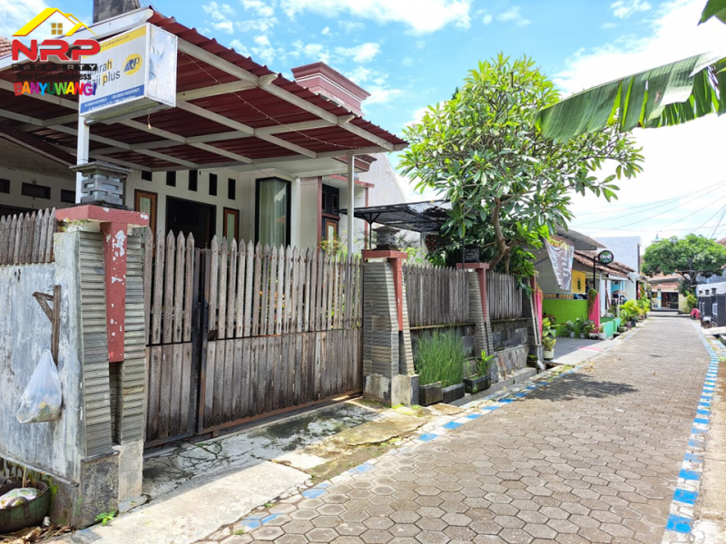 Dijual Rumah Cantik Siap Huni  di Jl. Kutai, Tamanbaru - Banyuwangi Dijual Rumah Cantik Siap Huni  di Jl. Kutai, Tamanbaru - Banyuwangi Dijual Rumah Cantik Siap Huni&nbsp; di Jl. Kutai, Tamanbaru - Banyuwangi
Lokasi strategis, lingkungan nyaman dan aman&nbsp;
Dekat dengan Fasilitas NRP BANYUWANGI