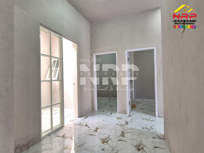 Dijual Rumah Cantik Siap Huni di Perum. Brawijaya - Banyuwangi Jual rumah baru 300 jutaan banyuwangi  Sederhana, tapi penuh arti. Rumah minimalis modern ini hadir dengan desain yang nyaman, fungsional, dan menenangkan
Dijual Rumah Cantik Siap Huni di Perum. NRP BANYUWANGI
