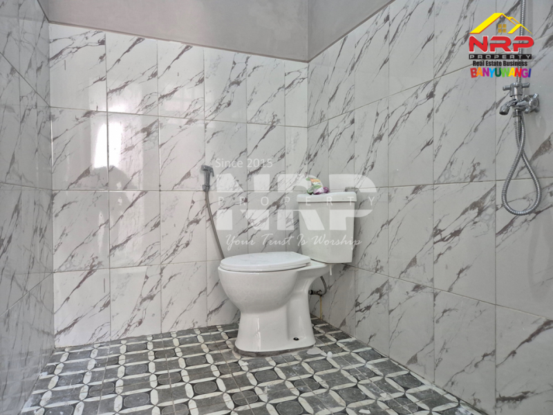Dijual Rumah Cantik Siap Huni di Perum. Brawijaya - Banyuwangi Jual rumah baru 300 jutaan banyuwangi  Sederhana, tapi penuh arti. Rumah minimalis modern ini hadir dengan desain yang nyaman, fungsional, dan menenangkan
Dijual Rumah Cantik Siap Huni di Perum. NRP BANYUWANGI