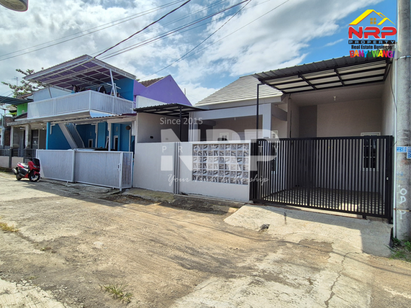 Dijual Rumah Cantik Siap Huni di Perum. Brawijaya - Banyuwangi Jual rumah baru 300 jutaan banyuwangi  Sederhana, tapi penuh arti. Rumah minimalis modern ini hadir dengan desain yang nyaman, fungsional, dan menenangkan
Dijual Rumah Cantik Siap Huni di Perum. NRP BANYUWANGI