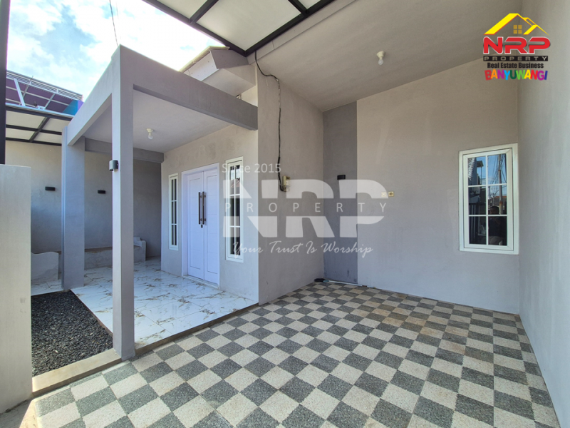 Dijual Rumah Cantik Siap Huni di Perum. Brawijaya - Banyuwangi Jual rumah baru 300 jutaan banyuwangi  Sederhana, tapi penuh arti. Rumah minimalis modern ini hadir dengan desain yang nyaman, fungsional, dan menenangkan
Dijual Rumah Cantik Siap Huni di Perum. NRP BANYUWANGI
