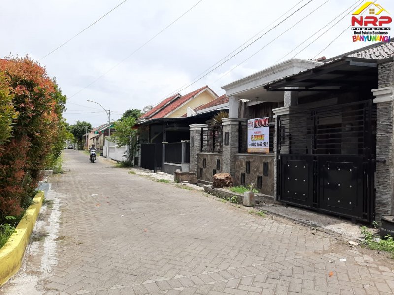 Dijual Rumah Cantik Siap Huni di Perum. Brawijaya Regency - Banyuwangi Dijual Rumah Cantik Siap Huni di Perum. Brawijaya Regency - Banyuwangi Dijual Rumah Cantik Siap Huni di Perum. Brawijaya Regency - Banyuwangi
Sangan Cocok Untuk Hunian Dekat dengan Fasilitas Pendidikan, Perbelanjaan, Transportasi NRP BANYUWANGI