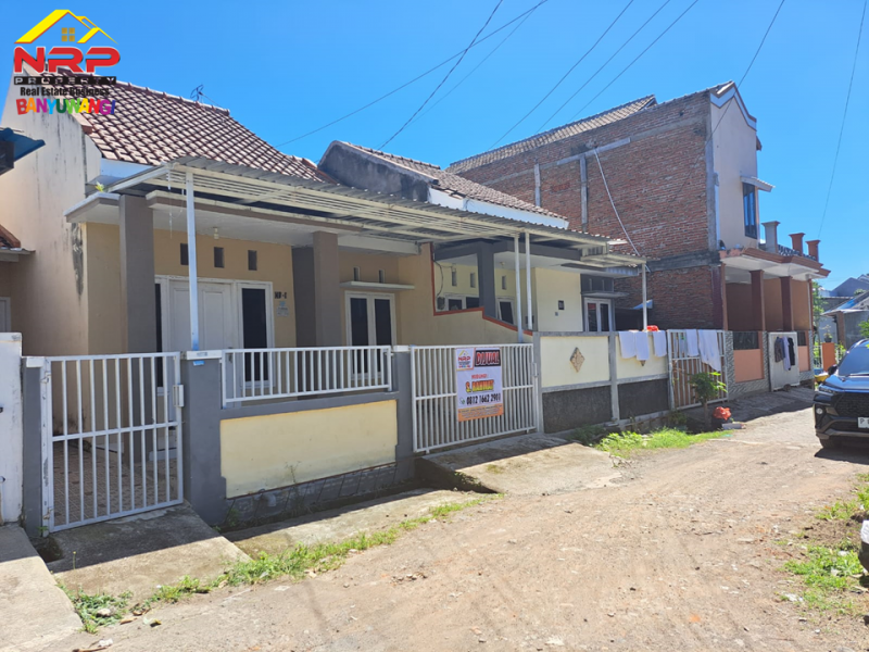 Dijual Rumah Cantik  Siap Huni Di Perum. Puri Brawijaya Banyuwangi Dijual Rumah Cantik Murah   200 Jutaan Pusat Kota Banyuwangi  Dijual Rumah Cantik&nbsp; Siap Huni Di Perum. Puri Brawijaya Banyuwangi
Hunian Strategis Pusat Kota dengan Lingkungan sejuk, asri dan mudah diakses

LT/LB : NRP BANYUWANGI