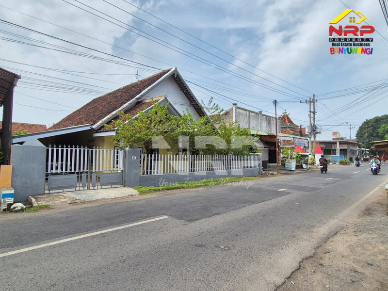 Dijual Rumah Classic di tepi Jl. Tembokrejo - Muncar Dijual Rumah Classic di tepi Jl. Tembokrejo - Muncar Dijual Rumah Classic di tepi Jl. Tembokrejo - Muncar&nbsp;
Lokasi pinggir jln aspal desa, Dekat dengan Lapangan Tembokrejo Muncar

Luas Tanah : 605 M2
Luas NRP BANYUWANGI