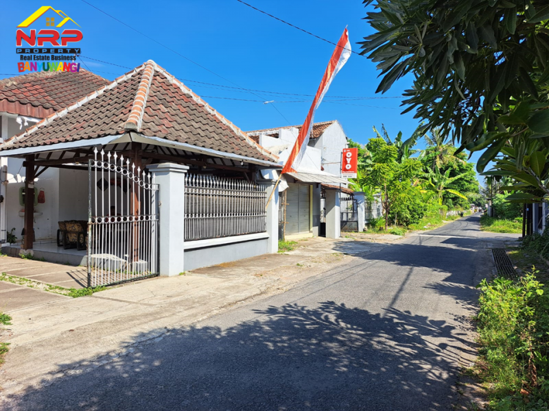 Dijual Rumah dan Kos- Kosan Belakang Kantor Bupati Banyuwangi  Dijual Rumah dan Kos- Kosan Belakang Kantor Bupati Banyuwangi  Dijual Rumah dan Kos- Kosan Belakang Kantor Bupati Banyuwangi&nbsp;
Lingkungan strategis , Berada di Pusat Perkantoran dan Perbelanjaan NRP BANYUWANGI