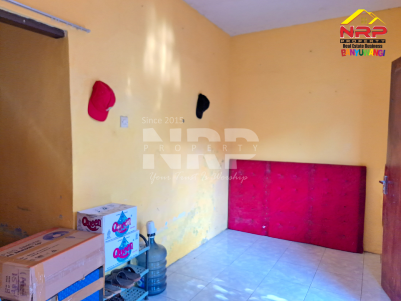 Dijual Rumah dan Kos2an di Bulusan - Banyuwangi  Dijual rumah di bulusan banyuwangi  Dijual Rumah dan Kos2an di Bulusan - Banyuwangi&nbsp;
Dekat dengan pantai warudoyong bulusan, Akses jl. RD 2&nbsp;

Luas Tanah 87 M2
Luas Bangunan 87 NRP BANYUWANGI