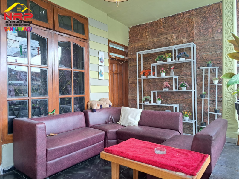 Dijual Rumah dan Kos"an Siap Huni Di Tengah Kota Banyuwangi Dijual Rumah dan Kos"an Siap Huni Di Tengah Kota Banyuwangi Dijual Rumah dan Kos"an Siap Huni Di Tengah Kota Banyuwangi
Hunian Exclusive berada di Pusat kota Banyuwangi dekat Taman Makam Pahlawan NRP BANYUWANGI