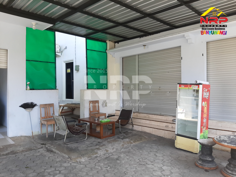 Dijual Rumah dan Kos-Kosan di Kebalenan, Banyuwangi  Dijual Rumah dan Kos-Kosan di Kebalenan, Banyuwangi  Dijual Rumah dan Kos-Kosan di Kebalenan, Banyuwangi&nbsp;
Hunian dan Ruang Usaha Strategis di Pusat Kota dengan Akses Yang Sangat Mudah.&nbsp;
&nbsp;
LT/LB NRP BANYUWANGI