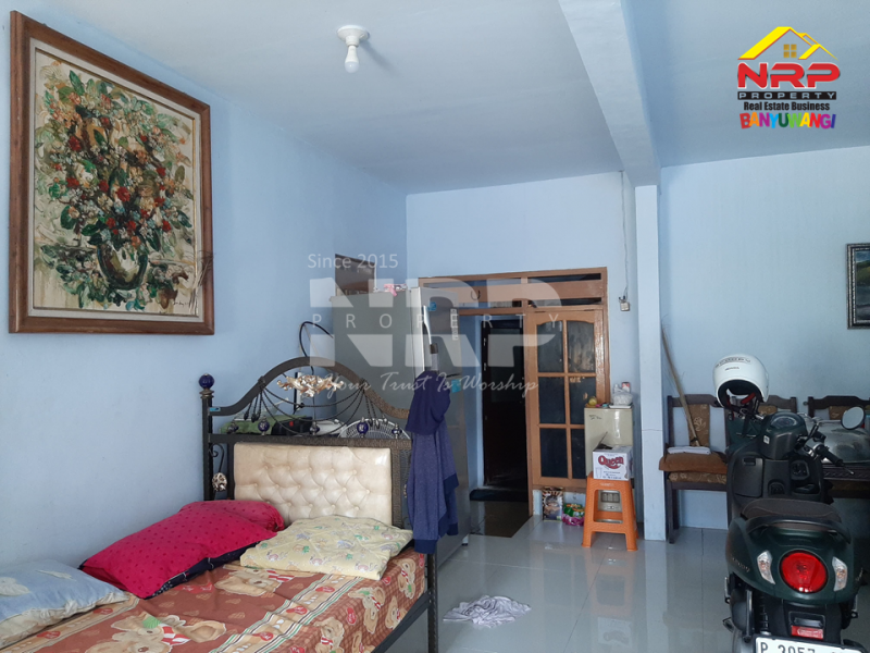 Dijual Rumah dan Kos-Kosan di Kebalenan, Banyuwangi  Dijual Rumah dan Kos-Kosan di Kebalenan, Banyuwangi  Dijual Rumah dan Kos-Kosan di Kebalenan, Banyuwangi&nbsp;
Hunian dan Ruang Usaha Strategis di Pusat Kota dengan Akses Yang Sangat Mudah.&nbsp;
&nbsp;
LT/LB NRP BANYUWANGI