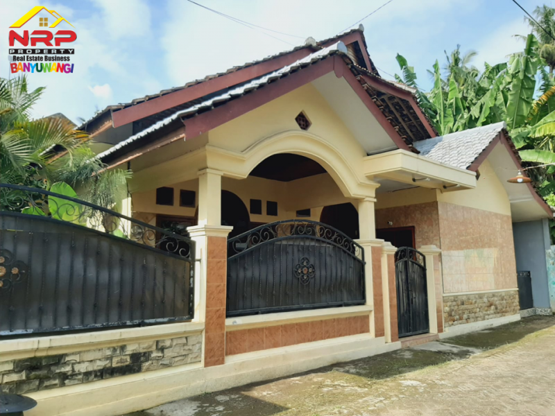 Dijual Rumah dan Kos-kosan Mewah Full Furnished di Kertosari - Banyuwangi  Dijual Rumah dan Kos-kosan Mewah Full Furnished di Kertosari - Banyuwangi  Dijual Rumah dan Kos-kosan Mewah Full Furnished di Kertosari - Banyuwangi&nbsp;
Terletak di kawasan bisnis aktif, ramai dan padat penduduk.
Dekat dengan NRP BANYUWANGI