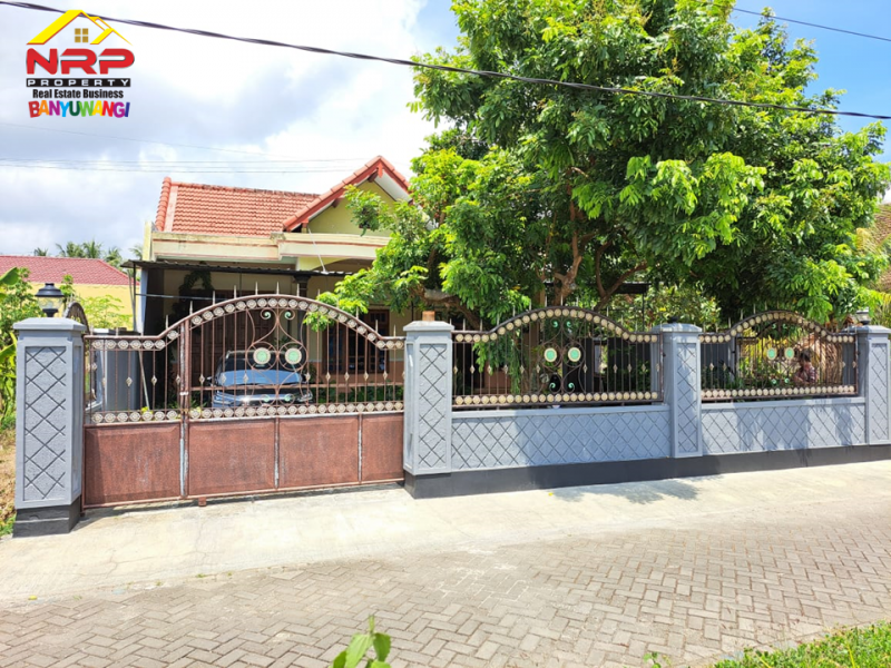 Dijual Rumah dan tanah Siap Huni 100 Meter dari Jl. Utama Srono - Bwi Dijual Rumah dan tanah Siap Huni 100 Meter dari Jl. Utama Srono - Bwi Dijual Rumah dan tanah Siap Huni 100 Meter dari Jl. Utama Srono - Bwi
Dekat dengan Fasilitas Pendidikan Srono,&nbsp;

Luas Tanah : 600 M2
Luas Bangunan : NRP BANYUWANGI