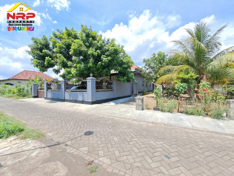 Dijual Rumah dan tanah Siap Huni 100 Meter dari Jl. Utama Srono - Bwi Dijual Rumah dan tanah Siap Huni 100 Meter dari Jl. Utama Srono - Bwi Dijual Rumah dan tanah Siap Huni 100 Meter dari Jl. Utama Srono - Bwi
Dekat dengan Fasilitas Pendidikan Srono,&nbsp;

Luas Tanah : 600 M2
Luas Bangunan : NRP BANYUWANGI