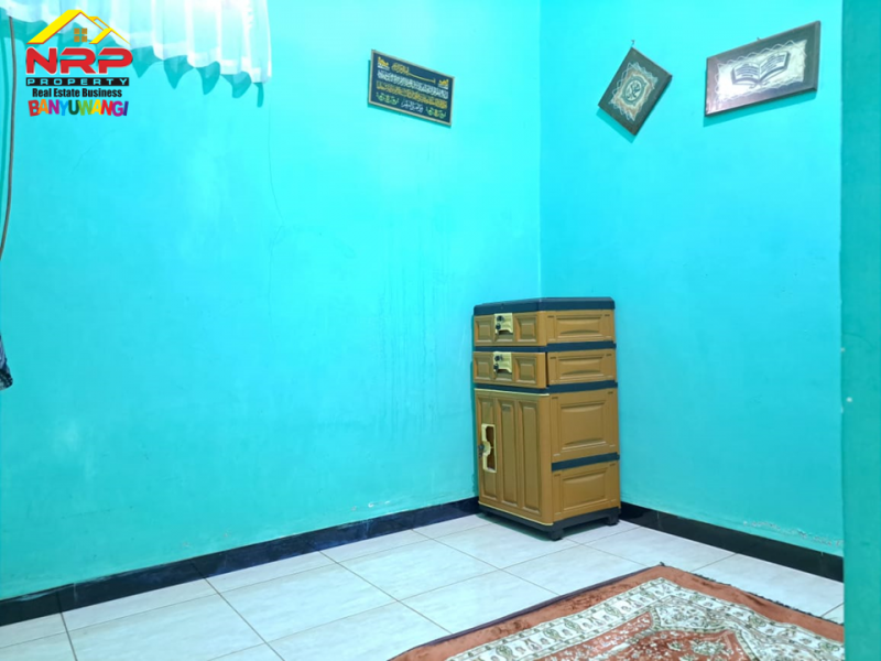 Dijual Rumah dan tanah Siap Huni 100 Meter dari Jl. Utama Srono - Bwi Dijual Rumah dan tanah Siap Huni 100 Meter dari Jl. Utama Srono - Bwi Dijual Rumah dan tanah Siap Huni 100 Meter dari Jl. Utama Srono - Bwi
Dekat dengan Fasilitas Pendidikan Srono,&nbsp;

Luas Tanah : 600 M2
Luas Bangunan : NRP BANYUWANGI