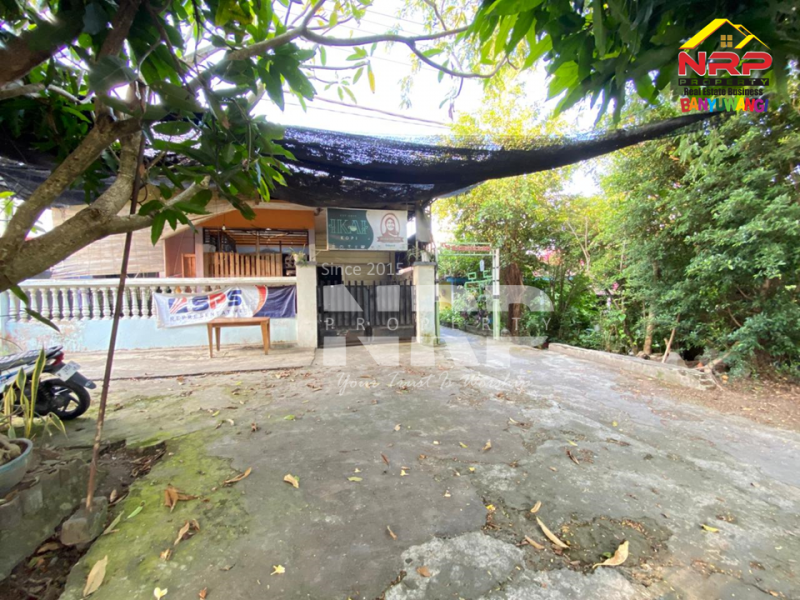 Dijual Rumah dengan ruang usaha cafe di Singotrunan - Banyuwangi  Dijual Rumah dengan ruang usaha cafe di Singotrunan - Banyuwangi  Dijual Rumah dengan ruang usaha cafe di Singotrunan - Banyuwangi&nbsp;
Dekat dengan fasilitas pendidikan dan perkantoran, Akses Jl. Sangat Lebar&nbsp;

Luas NRP BANYUWANGI